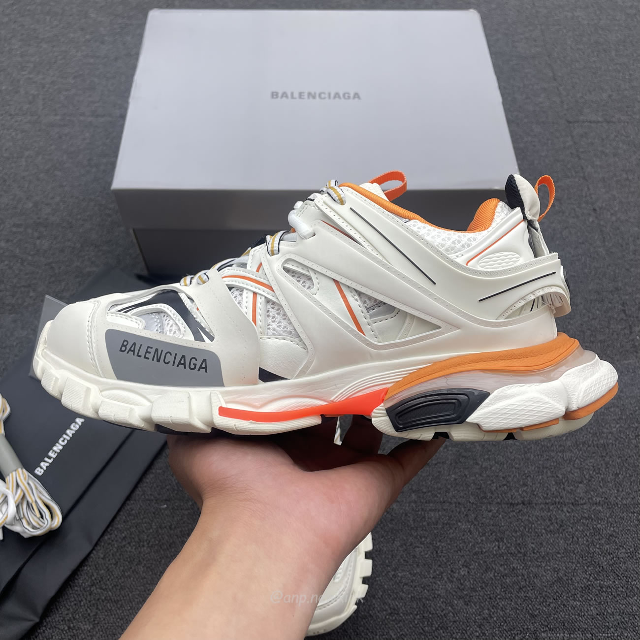 Balenciaga Track White Orange Womens 542436 W1gb1 9059 (2) - www.newkick.vip